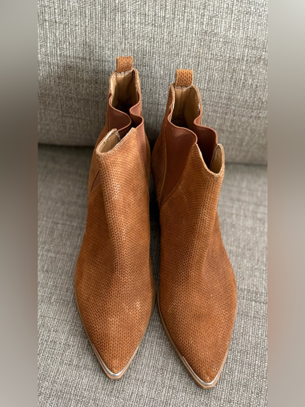 Marc Fisher Yale Pointed Toe Chelsea Boots Brown Suede Size 5